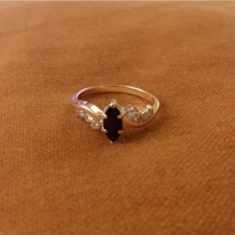 Sapphire & Diamond Vintage Gold Ring